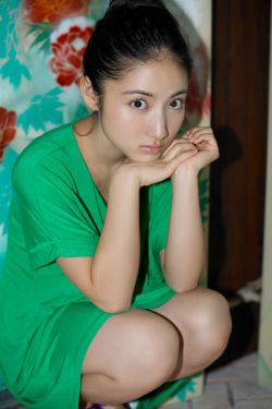老婆出轨时接听老公电话视频